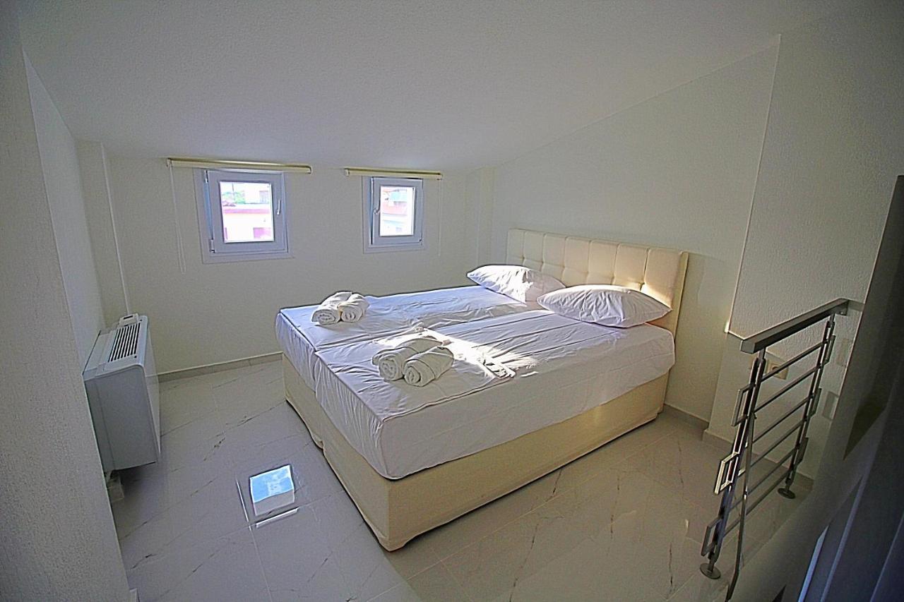 Sky Rays Luxury Apartments Nikiti  Exterior foto